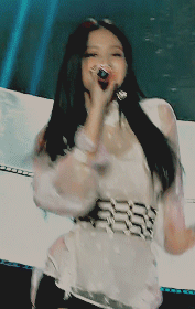 seunghi: my favorite female stage looks: 3/♡ jennie ♡ as if it’s your last171001