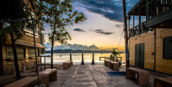 Este es sólo uno de los atardeceres de Puerto  Rico en la playa de Boqueron, Cabo Rojo.