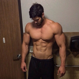 snapchathotguys:  Looking for hot big fit guys to bait any suggestions? Not famous,