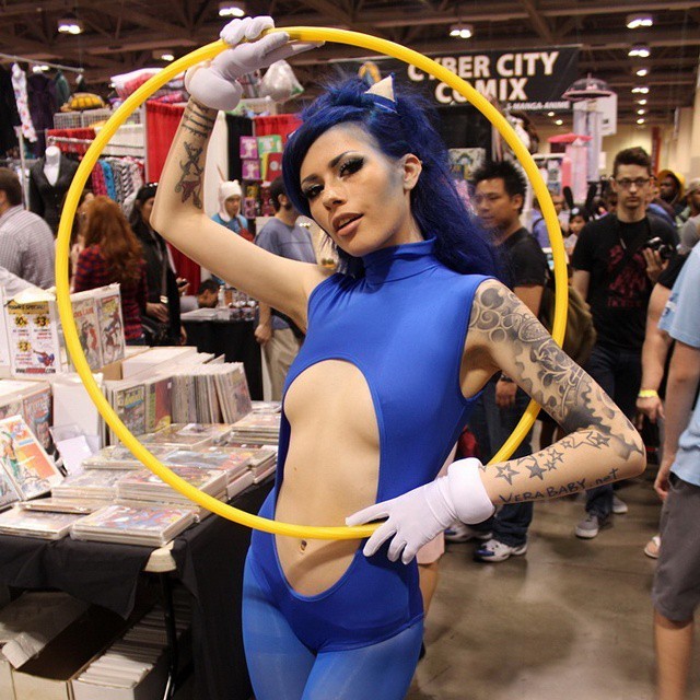 geekyvixenscom:  Love Sonic? See more when you sign up at www.geekyvixens.com #geekgirls
