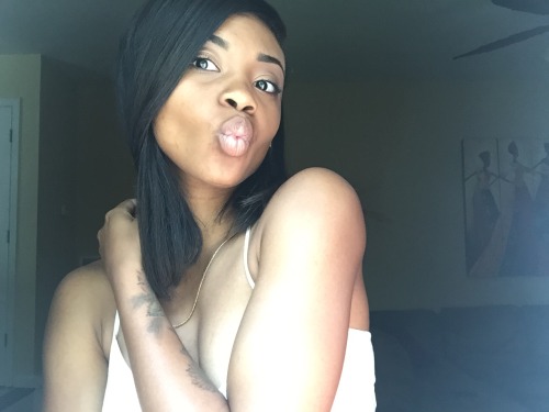 cierravegasbitchhh:  Faces. 