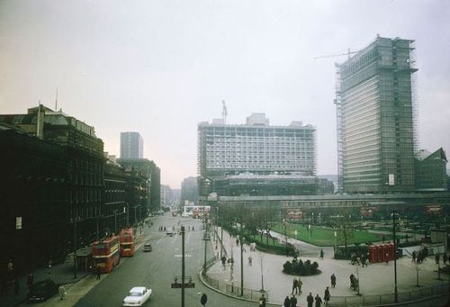 vintageeveryday: 30 fascinating color photographs that capture street scenes of Manchester in the 1960s.