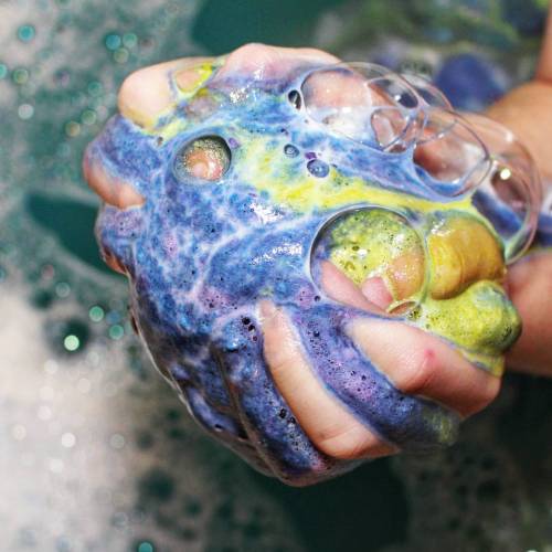 edith726:  My youngest grabbed Shoot for the Stars out of the tub after it was submerged in Big Bang bubbles.  Thought it looked kinda neat. #lush #lushie #shootforthestars #bigbang #bathart 