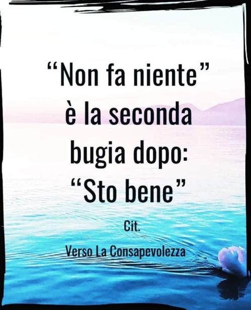 Mi chiedono “come stai”?
Senza esitare dico “sto bene” .
Preferisco tenermi dentro il mio
“sto a pezzi”. È troppo difficile spiegare il motivo, è quasi inutile quella domanda, e intanto io nascondo il mio dolore dietro
ad un sorriso.
Antonia...