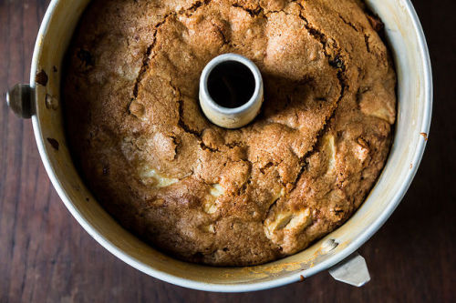 foodffs:  Teddie’s Apple Cake  Really nice recipes. Every hour.   