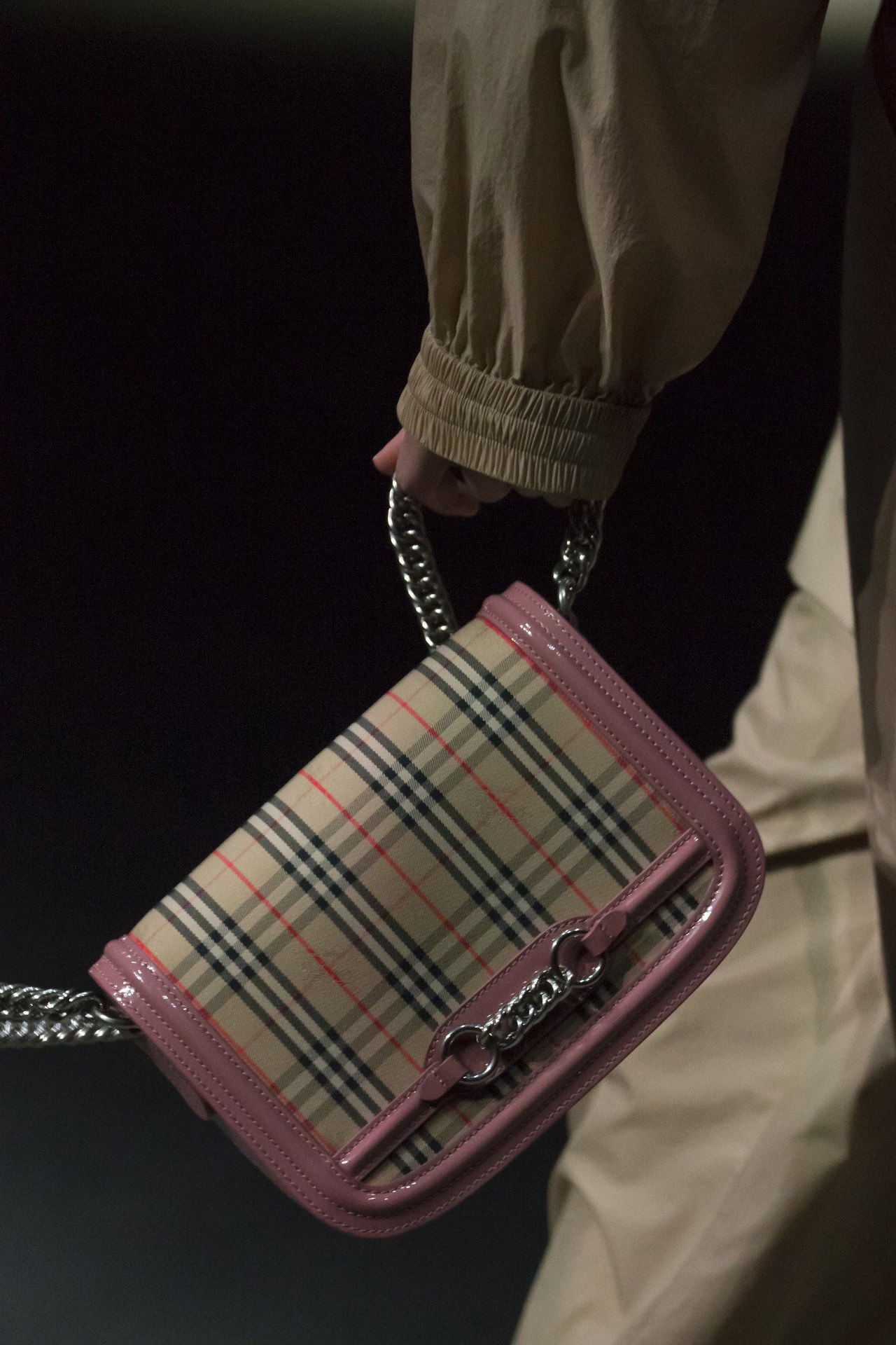 FASHION'S EQUIPOISE