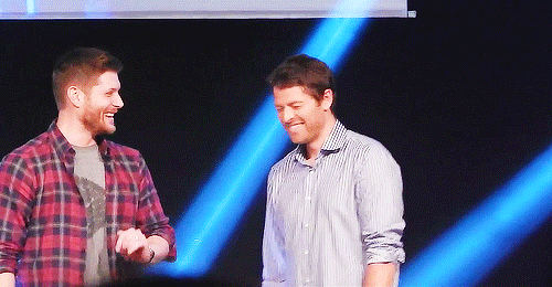 armellin:  castielplusmisha:  Oh God this is one of my favourite Misha smiles ever