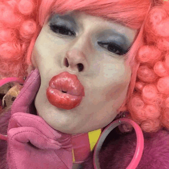 taraemory: Plump my fucktoy lips even more daddy!