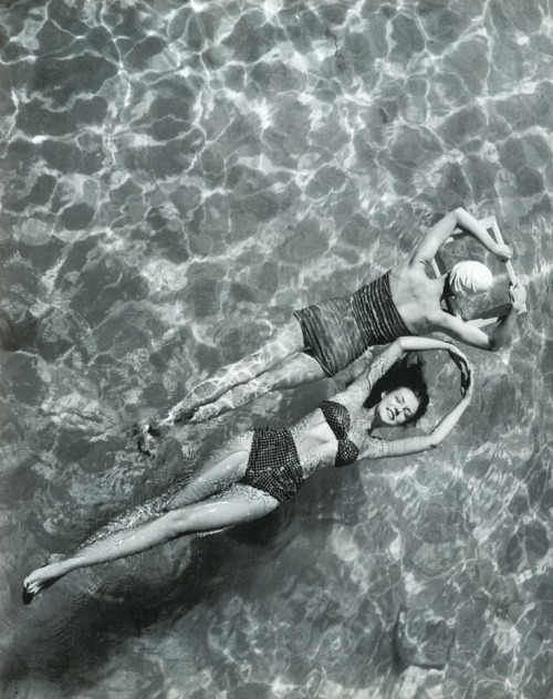 Porn photo misswallflower:  Toni Frissell for Harper’s