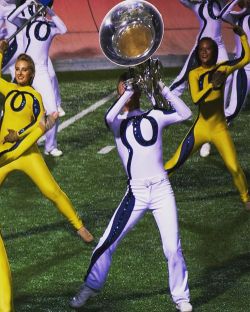 gooblefoof:  gooblefoof:  I really love performing 👍🏻 #bloo16 #bluecoats #sixwords #ageout  For the day crowd