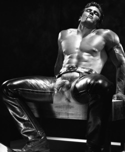 leatherboy johnny @jbttm4u