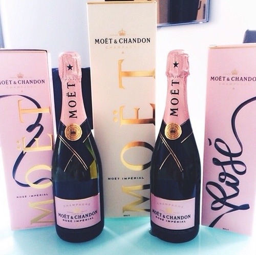 m-lesecret:  red-r0ses:  savvy-xo-luxury:  littlemissperfectglam:  baddiosa:  PRINCESA  littlemissperfectglam  Luxury, beauty, fashion & more.   ♡ rosy/luxe blog ♡ need new blogs to follow, message me ♡  MY PHOTO FROM MY INSTAGRAM! @milenalesecret
