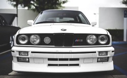 kufuroloji:    BMW E30 M3   