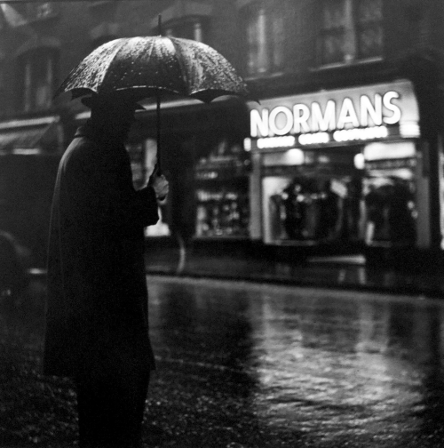 kafkasapartment: London, Charing Cross Road (umbrella at Normans) 1937. Wolfgang Suschitzky.