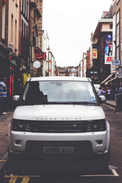 itstellez:  Range Rover on Flickr. London, England 