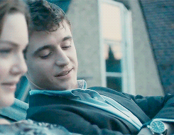 watersaugusts:GLAMOUR: Exclusive scene from The Riot Club featuring Max Irons