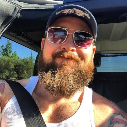 chadillacjax:  Ginger beard express headed to work #gingerbeard #beardlife #beardedgay #inkedgays #sunsoutgunsout #musclebear #beardedmuscle  (at Hamilton County, Ohio)