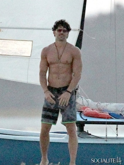   Shirtless Joe Manganiello Plays Football adult photos