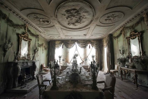 sixpenceee:  angrynerdyblogger:  sixpenceee:  Would anyone like to join me for dinner?  What makes this even creepier is that this is Miss Havisham’s house from Great Expectations by Charles Dickens. Basically what happened was she was stood up on