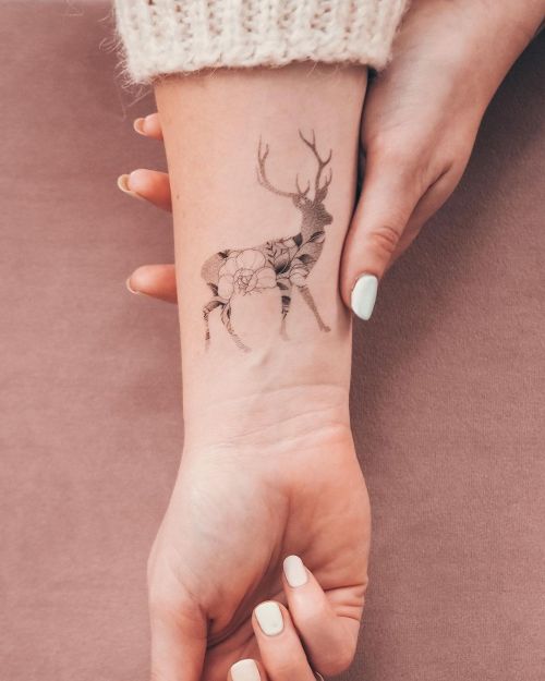 ig: bunami.ink blackw;deer;dots;flower;wrist