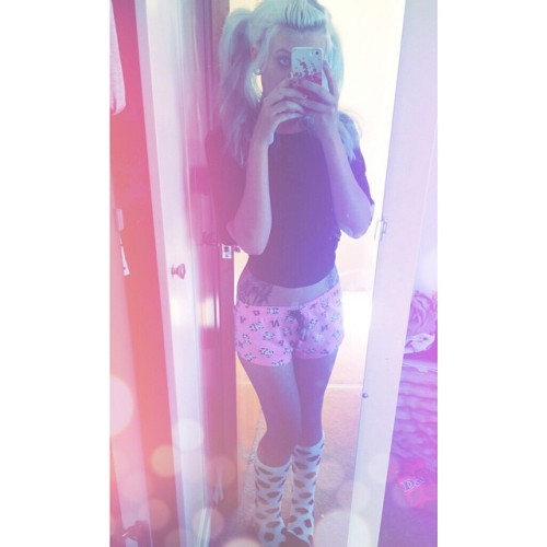 allycakesxo:  Pigtails, pandas and polkadots! Sundays attire! #lazyday #sundayswag