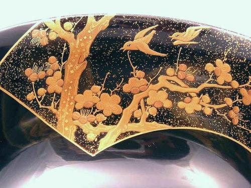 fujiwara57: Les plus belles œuvres des artisans japonais. “Bowl” Togidashi maki-e  研出蒔絵（とぎだしまきえ） 