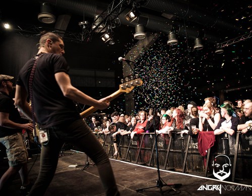 Talco & The Prosecution - Wiesbaden, Schlachthof on March, 19th.
THANKS TO REPORTINK AND NORMAN! GREAT PICS! Thanks a lot!
http://reportink.com/reportink-on-tour-talco-und-the-prosecution-im-schlachthof/