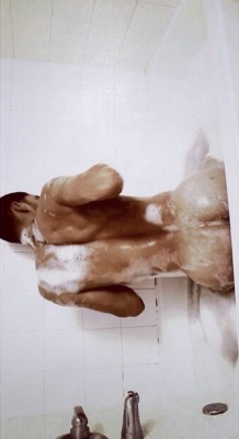 pradaboiswagg:  Fresh n clean. Bathtub scene