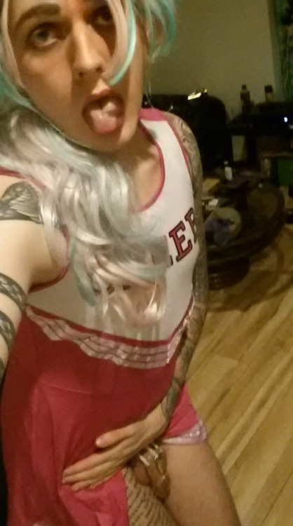 wandering-aimlless:  sissysubkaty93: Please reblog and expose me more! UK sissy. Kik: subbtm93