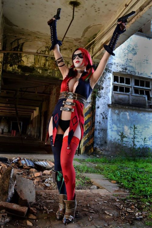 cosplayandgeekstuff:    Brynhild Cosplay (Brazil) as Harley Quinn.Photos by:  RafaConte Artwork  