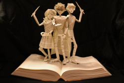 fer1972:  Book Sculptures by Jodi Harvey-Brown