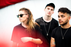 wleephoto:  portrait of the band. PVRIS 