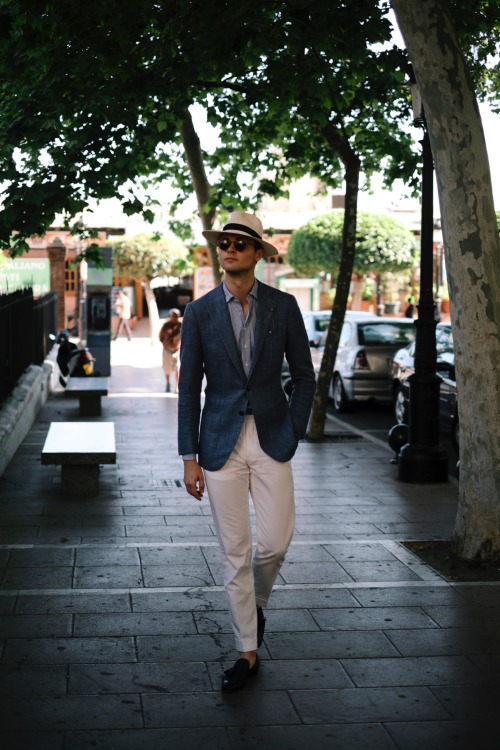 Summerstyle in Spain. Suitsupply Jort jacket and trousers.Belisario MTM shirtLock&co Hatters wid