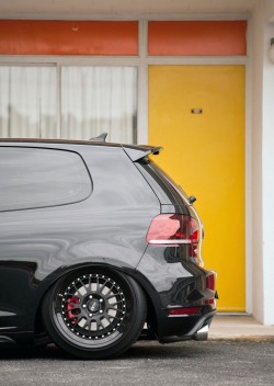 vehiculart:  Volkswagen MK5 GTi Stanced