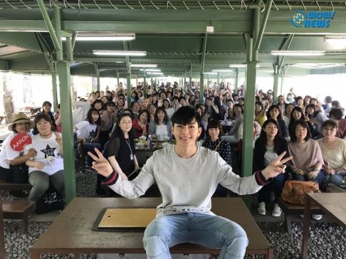 [NEWS] 2017.05.22 Aaron Yan met up with fans in Japan, he led 400 fans to eat, have fun and to indul