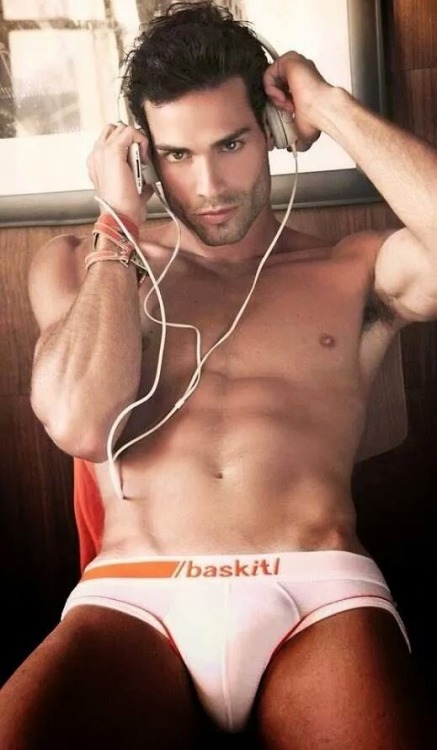 underwearnewsbriefs:  @baskitwear