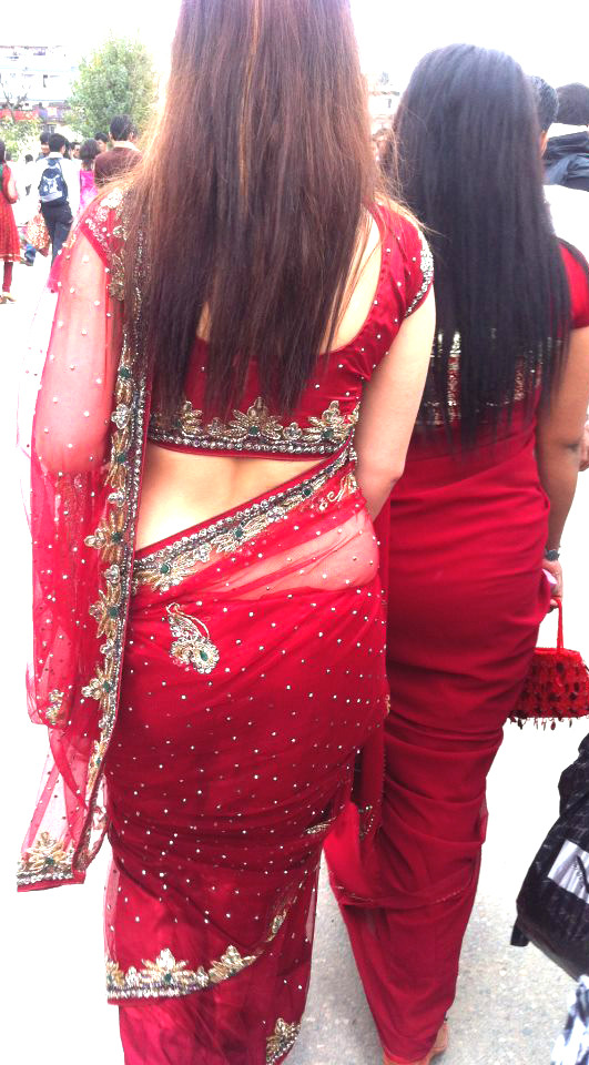 indiangalz:  The right way to wear a saree!