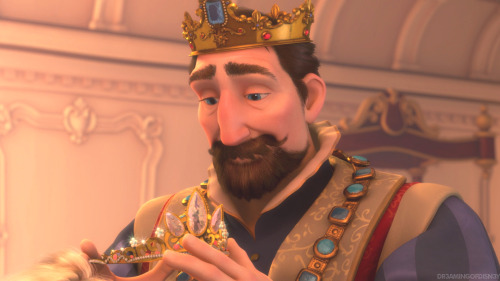 dr3amingofdisn3y-deactivated201:Rapunzel’s Father, The KingIt’s amazing how a man who doesn’t speak can express so many 