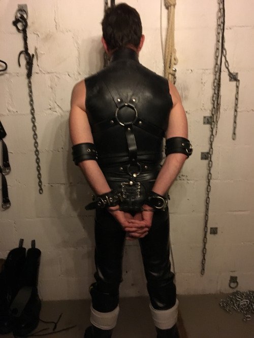 Sub in Kink, Bondage and more