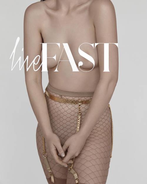 So proud of this new editorial for @livefast_mag, shot in collaboration with @stephcammarano & @