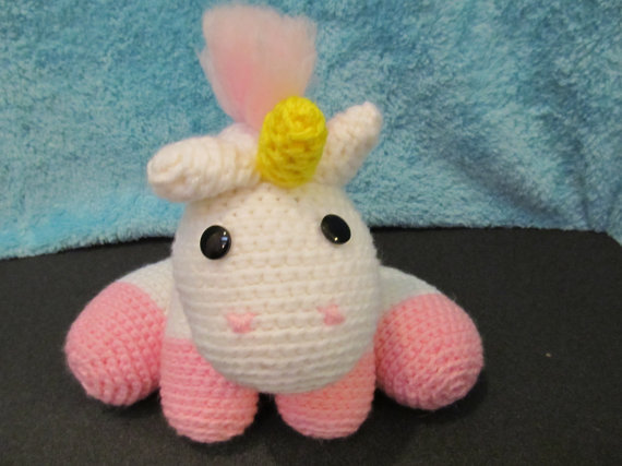 geek-studio:  Crochet Unicorn by Starzia