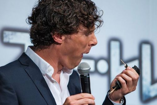 deareje:#BenedictCumberbatch promoting STID in Japan, July 16, 2013.