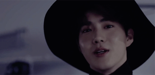 sehuniepeach: irpsychotic:Grim Reaper Suho @ilovekjm