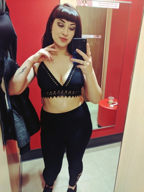 femtabulous: Target dressing room selfies are essential