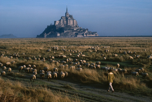 unrar:   France 1988. Normandy. Mont-Saint-Michel, porn pictures