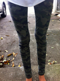 wilddaize:  love my new camouflage pants!