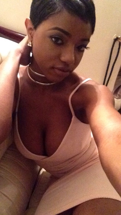 allbl-ck:  Trying to thirst trap my way to Tumblr fame….
