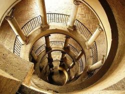 gatsbywise:  isabella-ibis:  Francesco Borromini, Scala elicoidale, 1630 circa, Palazzo Barberini, RomaDa:pinterest.it  GatsbywiseToday’s beautiful stairway art.