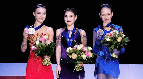 findthatsynchronicity:Alena Kostornaia and Anna Shcherbakova dancing on the podium at the 2020 Europ