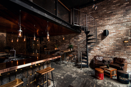 steampunktendencies:Donnie’s Bar, Sydney Australia: A New York Style Loft Bar with A Touch of Steampunk